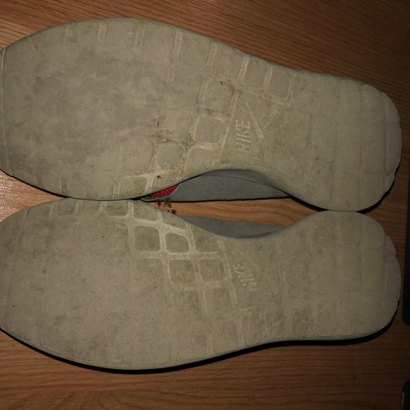 Used Nike roshe size 10.5 - Picture 5 of 6
